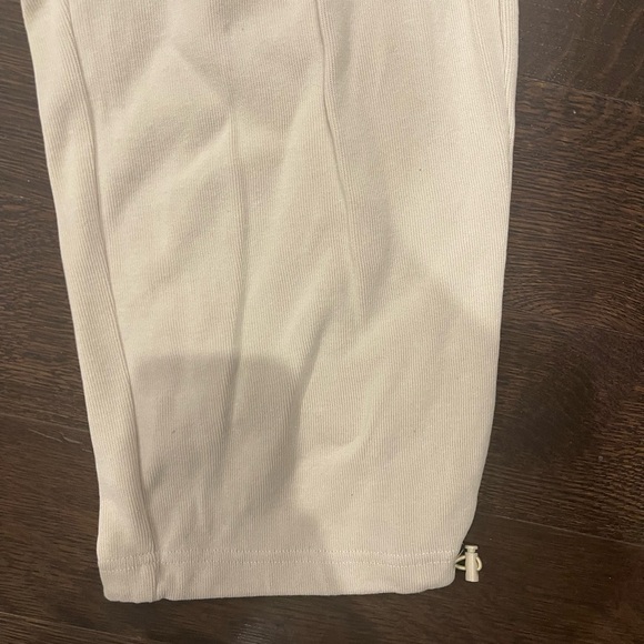 Oak + Fort white jogging pants with tie bottom detailing size XS - Picture 4 of 4